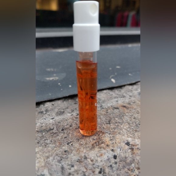 kilian Other - Kilian 1.5ml sample Love dont be shy